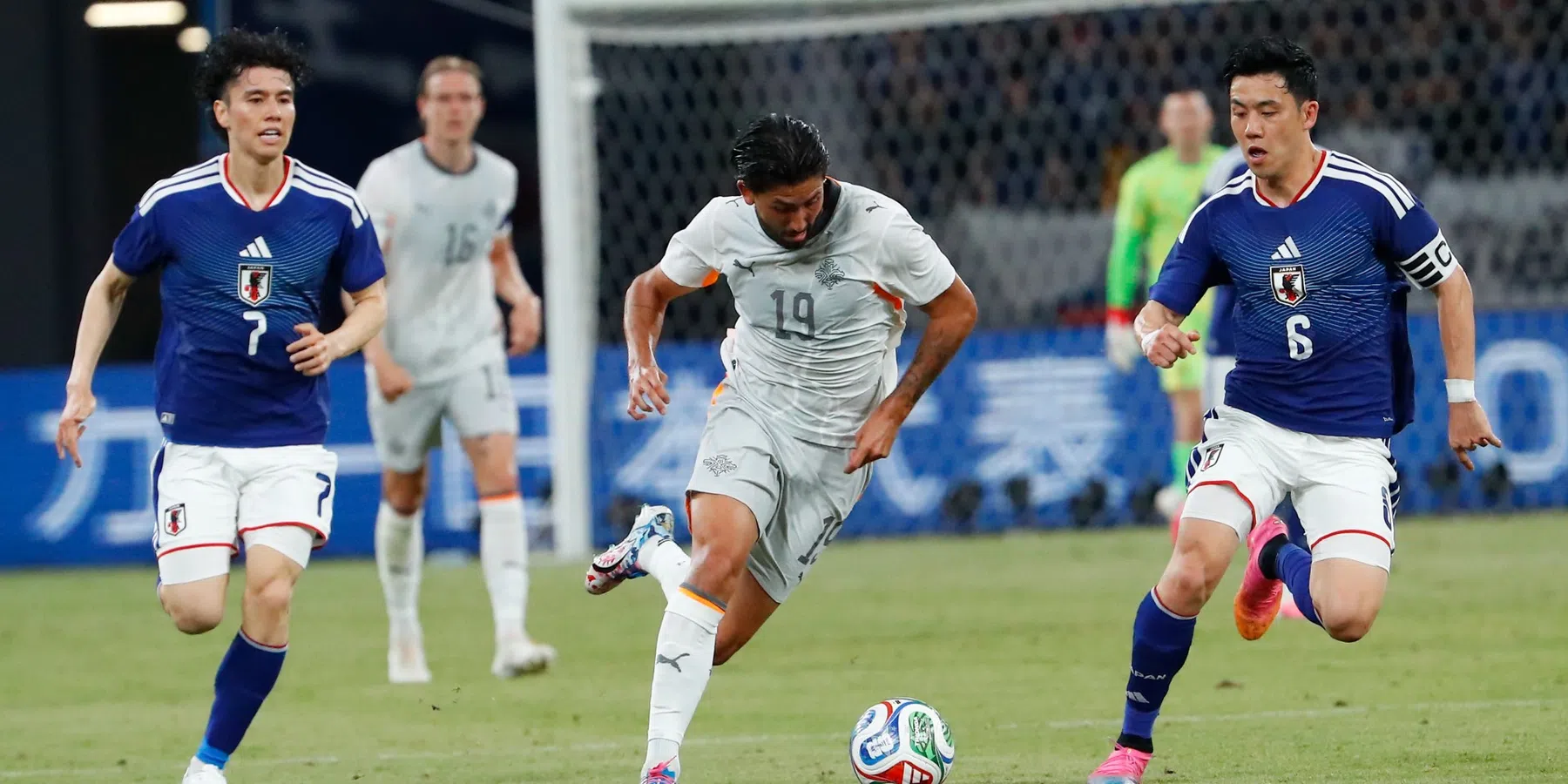 Opsteker voor Japan richting treffen met Oranje: Endo 'gewoon' inzetbaar