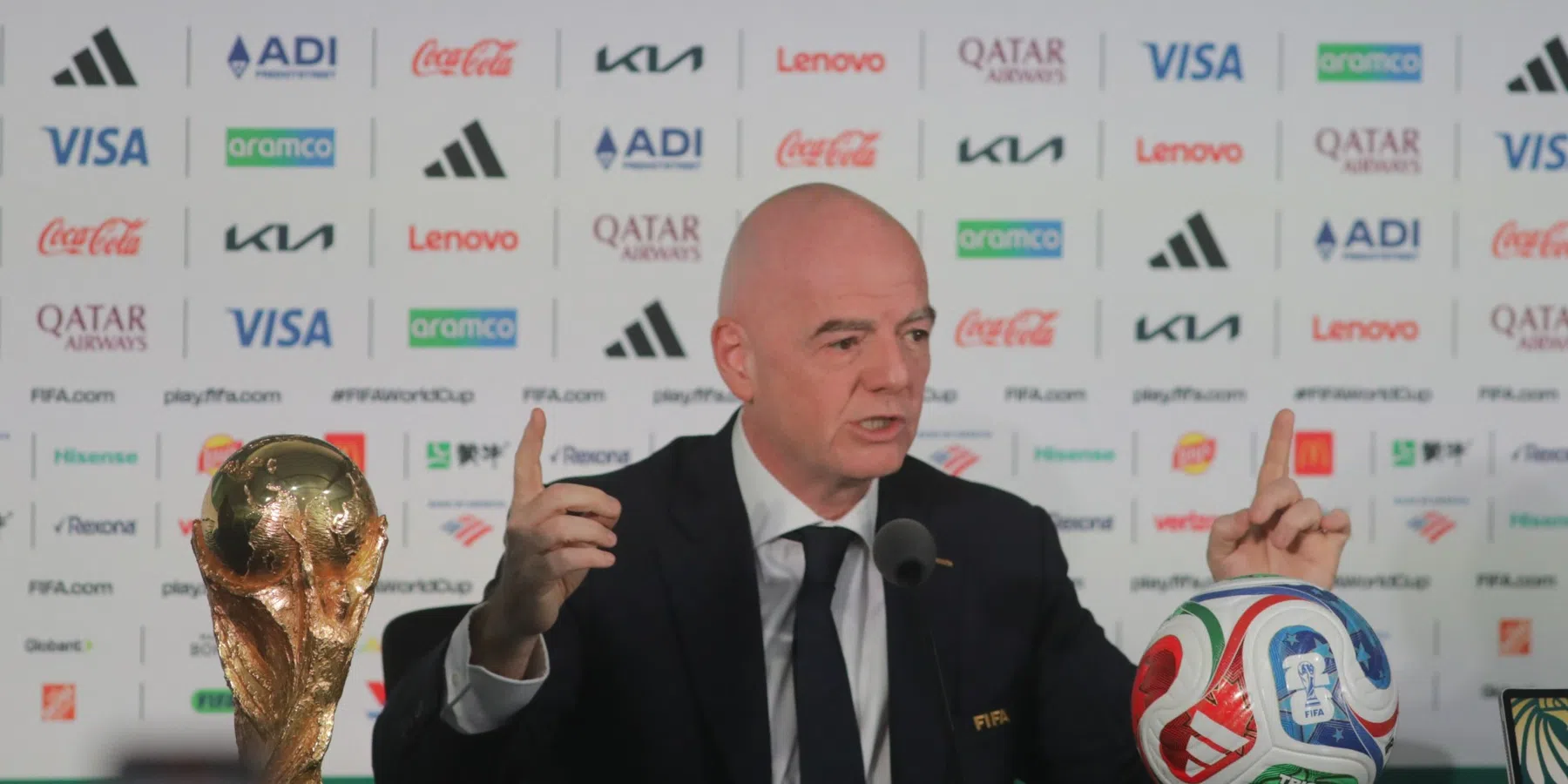 Sjoerd Mossou haalt uit naar FIFA-baas Gianni Infantino