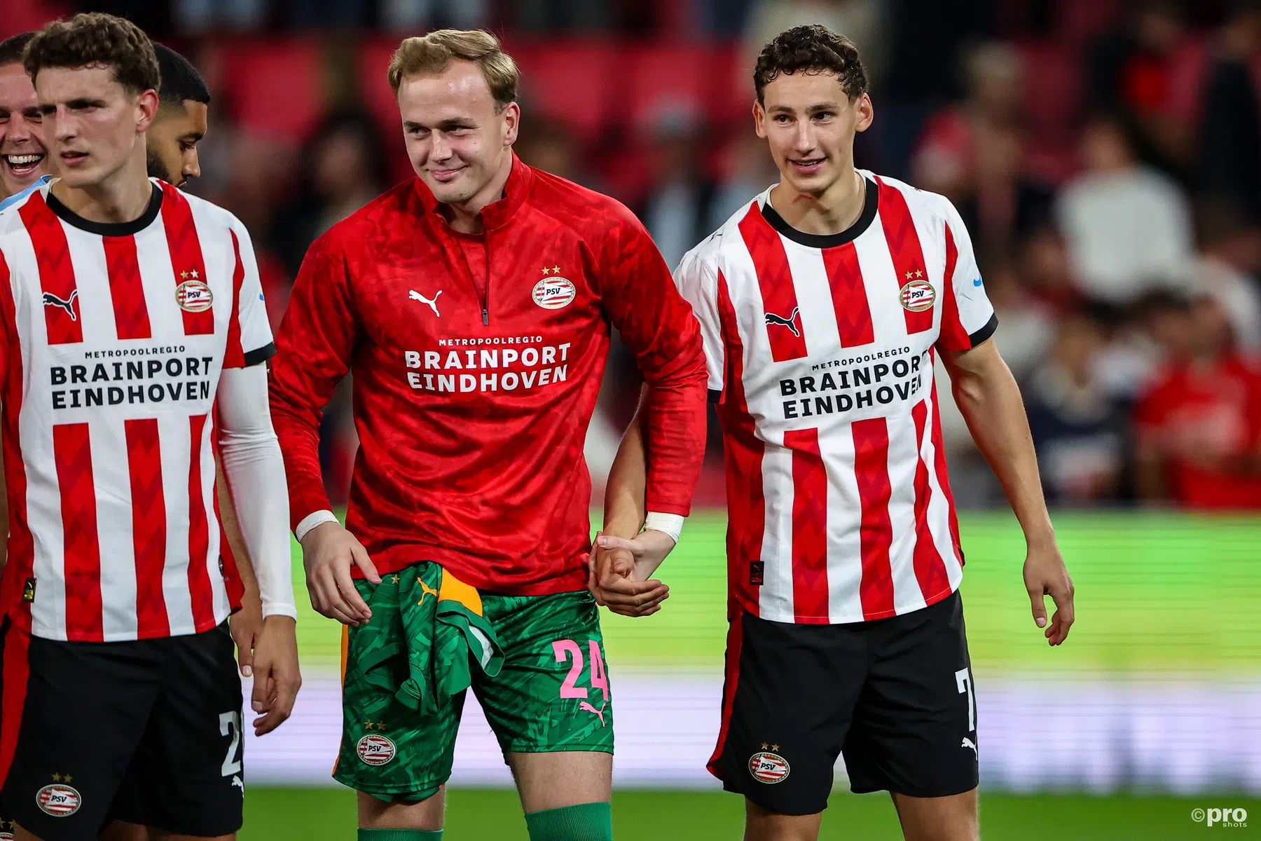 Niek Schiks doelman van PSV ondergaat haartransplantatie