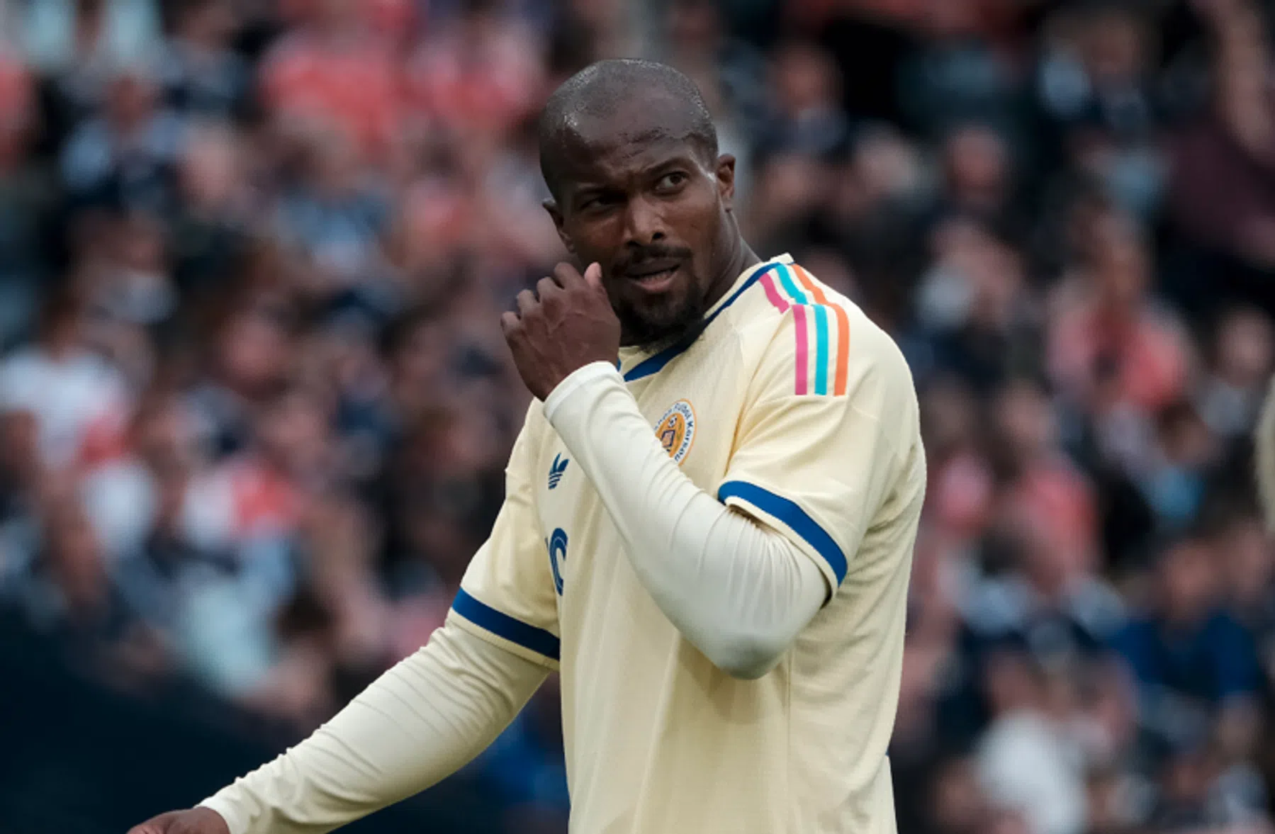 FIFA deelt emotionele brief: Kastaneer barst in tranen na woorden van vader