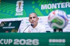 'Bom barst bij Oranje-opponent: bondscoach ontslagen na vechtpartij in hotel'