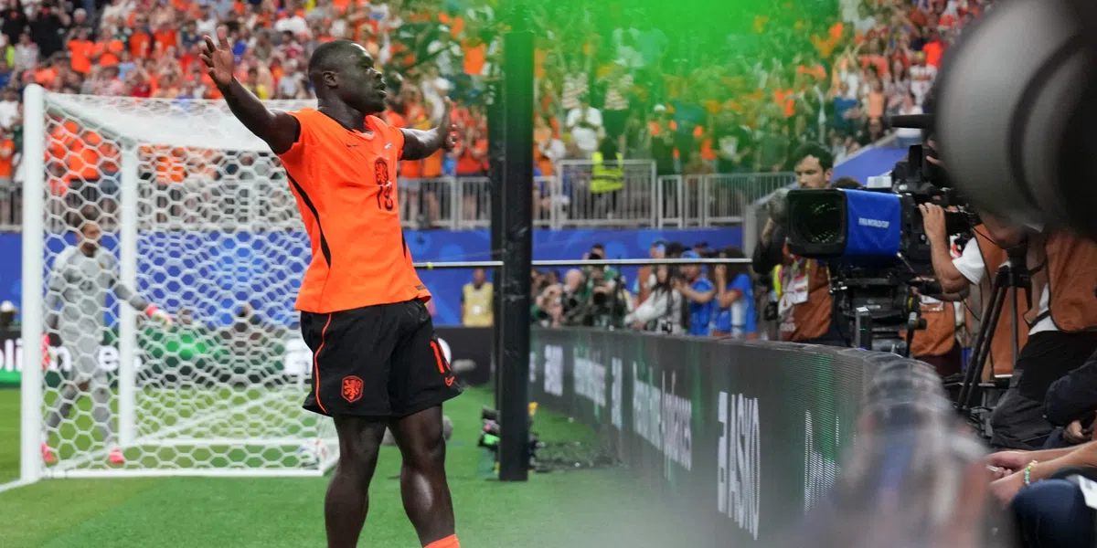 Brobbey's dubbelslag en koninklijke complimenten — photo: VoetbalPrimeur