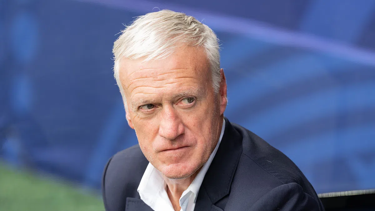 Veel controverse in Frankrijk om spottende prent van Deschamps: 'Walgelijk'