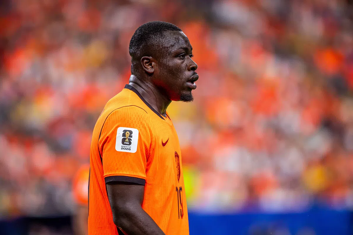 Aangeslagen Brobbey: 'Iedereen leeft mee met Gakpo, proberen er voor hem te zijn'