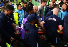 Thumbnail for article: Vader Henderson deelt gruwelijke details over WK-blessure: 'Zijn arm is kapot'