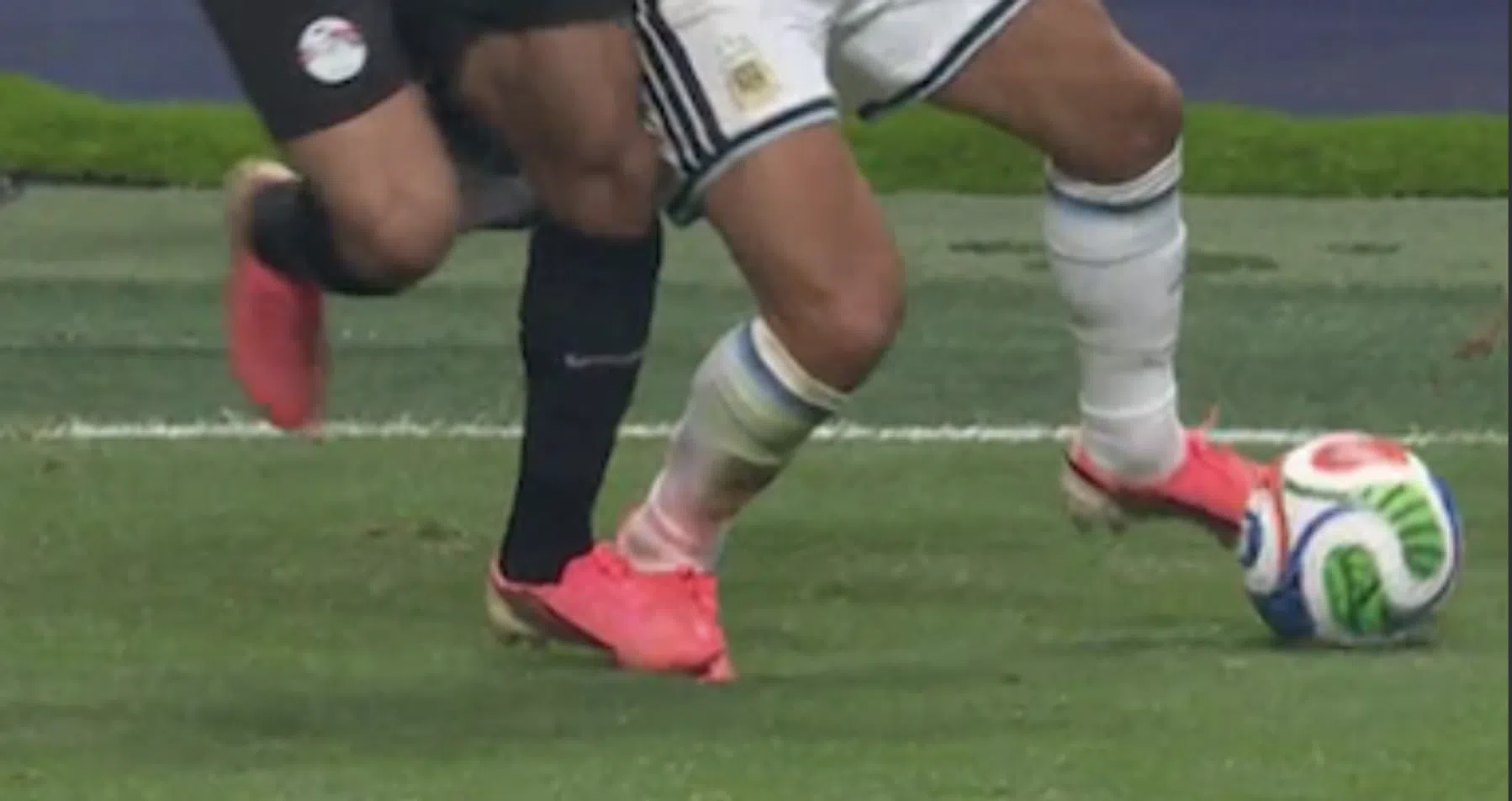 X ontploft om afgekeurde goal Egypte tegen Argentinië op WK