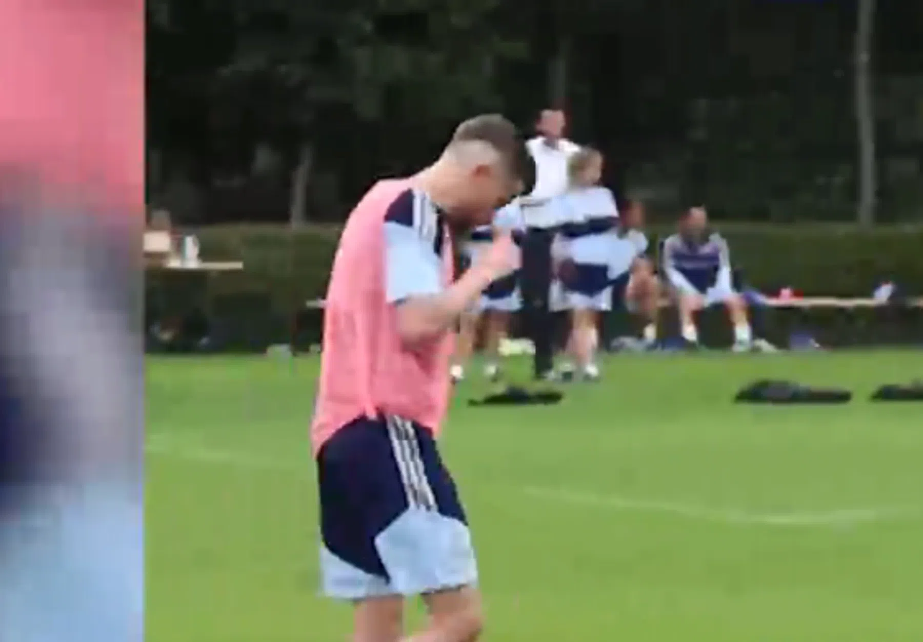 Ajax-aankoop Caio Henrique legt een van zijn eerste trainingen af