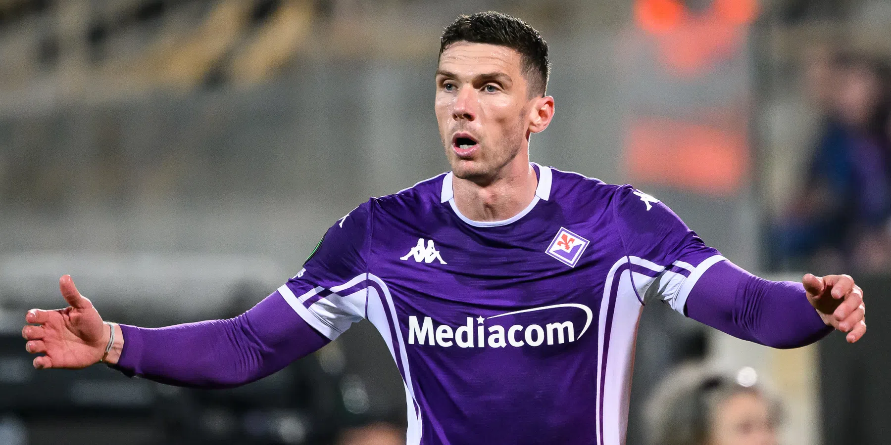 Schalke en Mulder laten oog vallen op Gosens