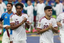 Voetbalwereld ontploft vanwege opvallende bankzitter Spanje-Frankrijk: 'Hoe dan?'