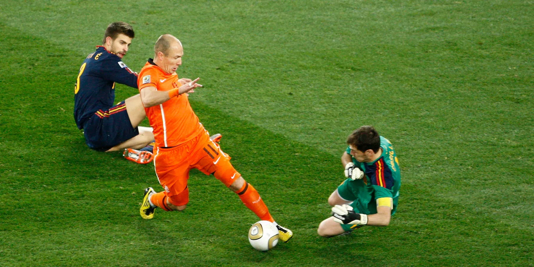 Casillas blikt terug op WK 2010 Robben-kans