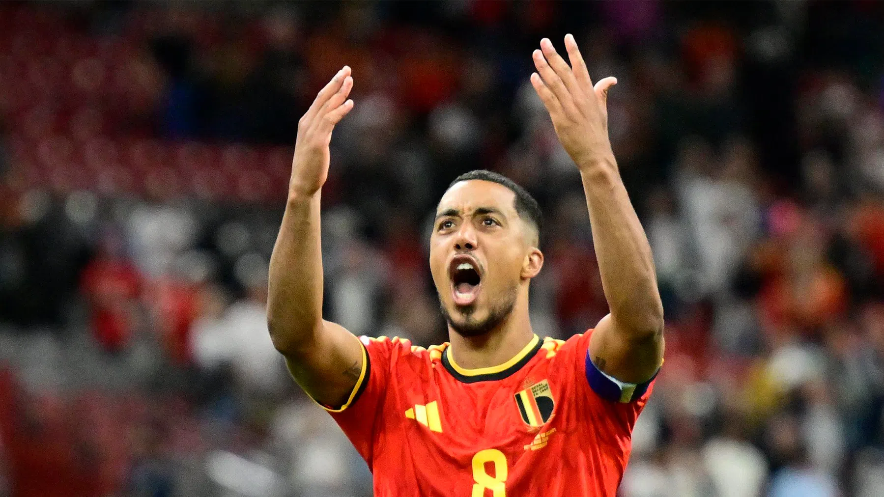 Youri Tielemans over Michael Carrick