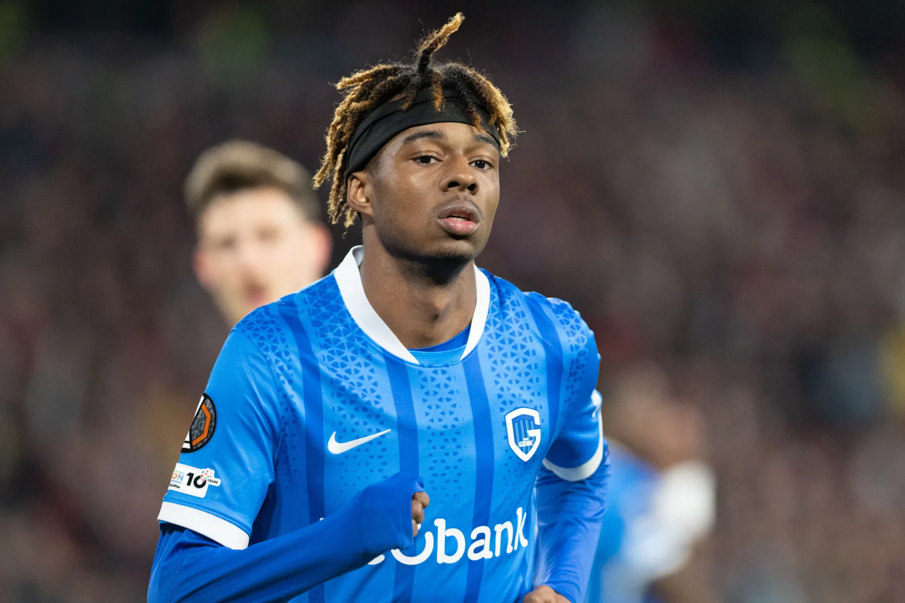 ‘Door vertrek Tzolis komt transferdossier Adedeji-Sternberg in cruciale fase’