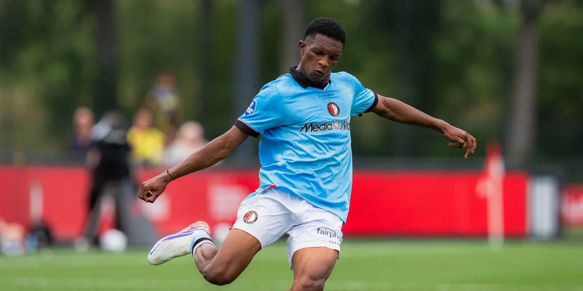 'Feyenoord volop in onderhandeling: derde bod en Read-vertrek op komst'
