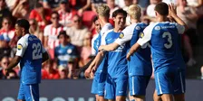 Thumbnail for article: AZ vernedert PSV in Eindhoven na vroege, controversiële rode kaart Veerman
