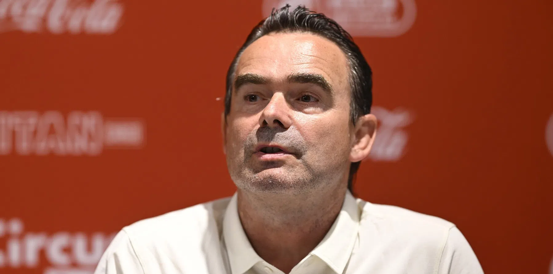 Overmars houdt toekomst bij Antwerp open