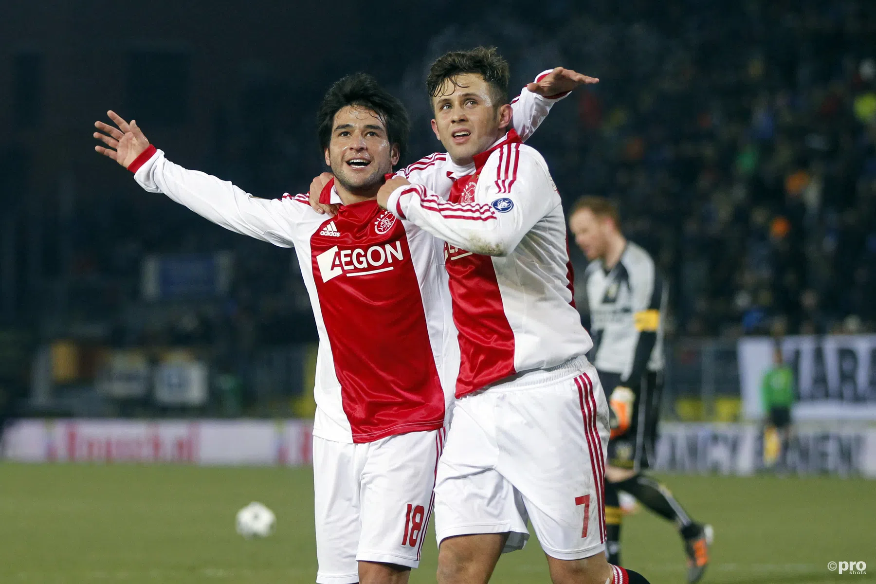 Oud-Ajacied Lodeiro stopt, Luis Suárez reageert direct