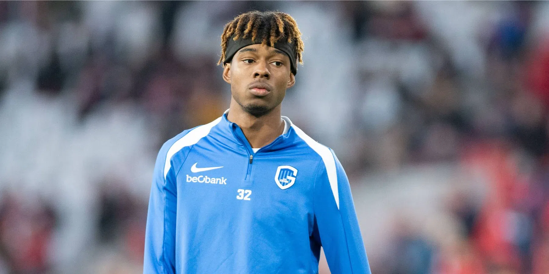 Genk-supporters geven Ajax-target Adedeji-Sternberg fluitconcert bij oefenduel