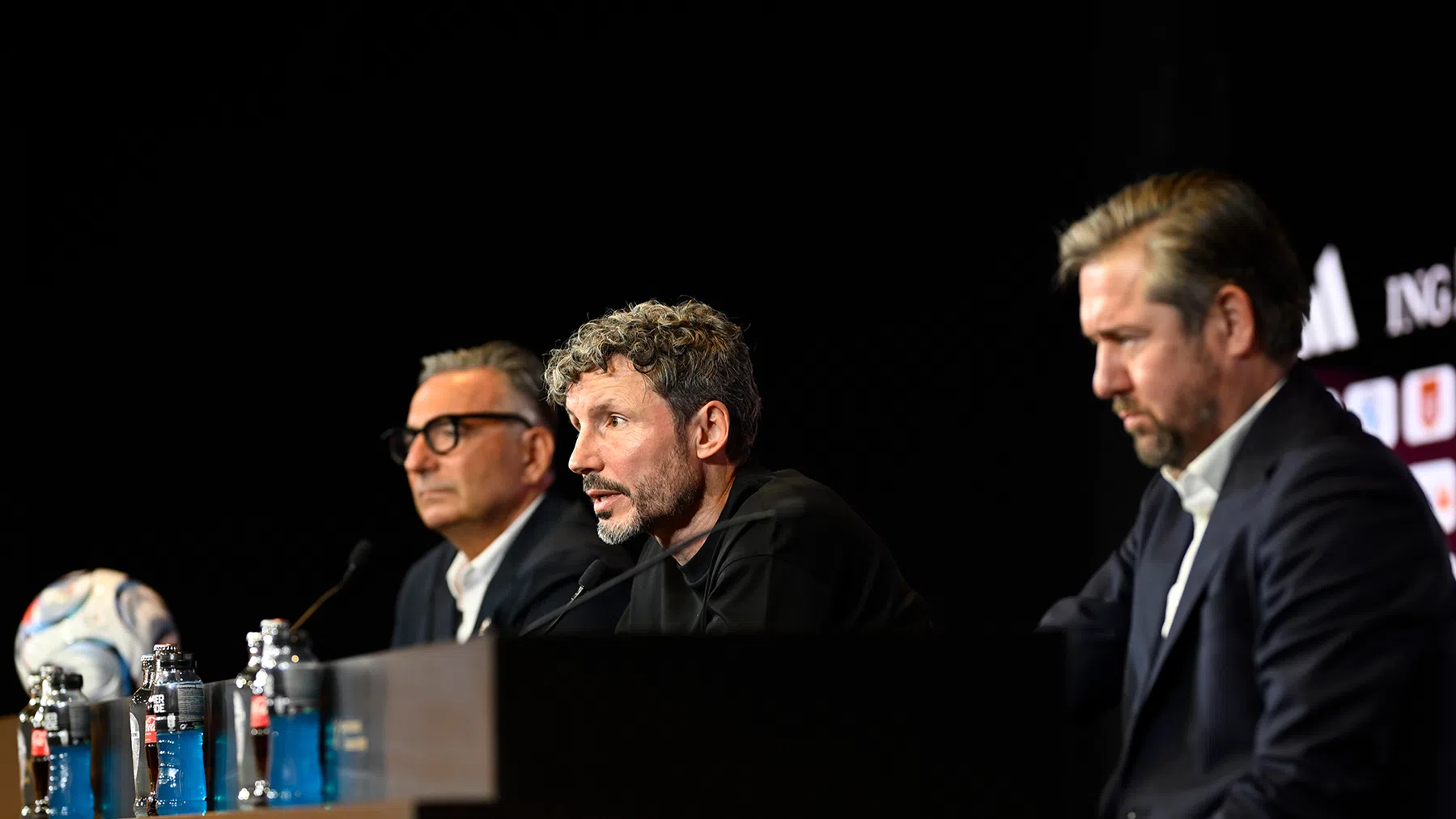 Van Bommel spreekt zich uit over Courtois