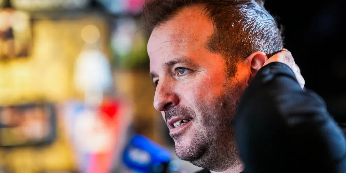 Van der Vaart constateert 'complete onzin' bij Ajax: 'Een heel raar verhaal'