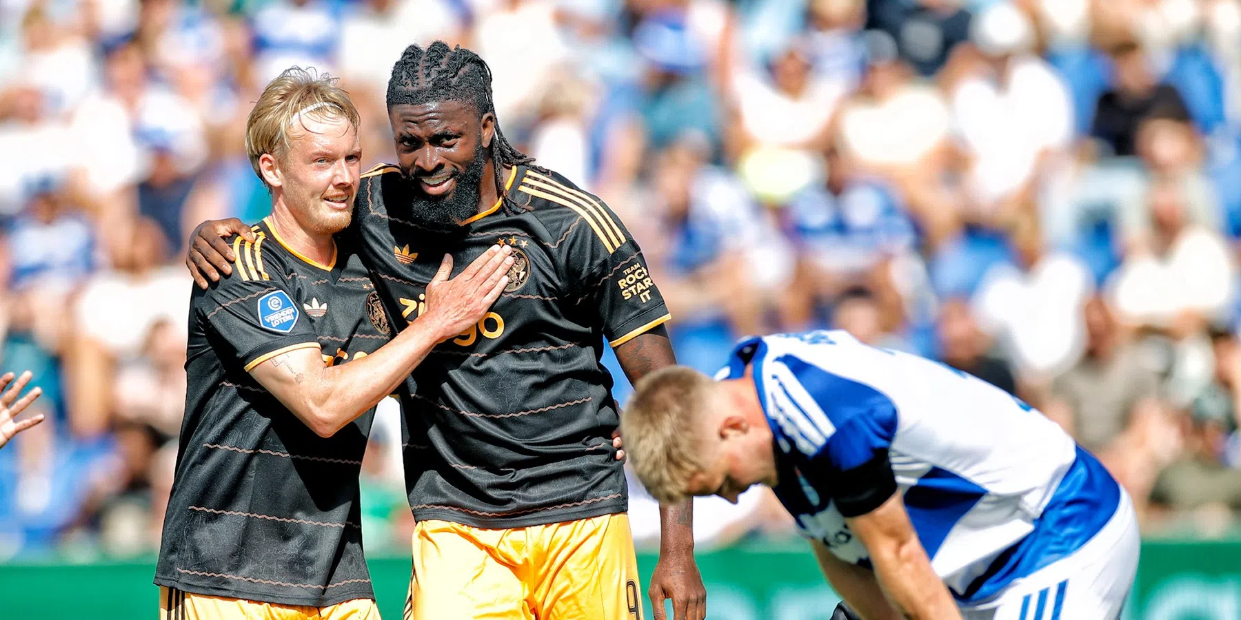 Ajax-spits Tolu reageert op veelbesproken incident
