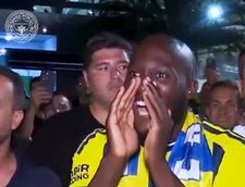 Warm ontvangst voor Lukaku, spits deelt clubkreet met honderden fans 