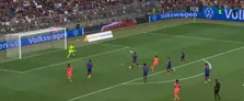 Bisiwu maakt er twee voor Barcelona en wordt bejubeld door Lamine Yamal