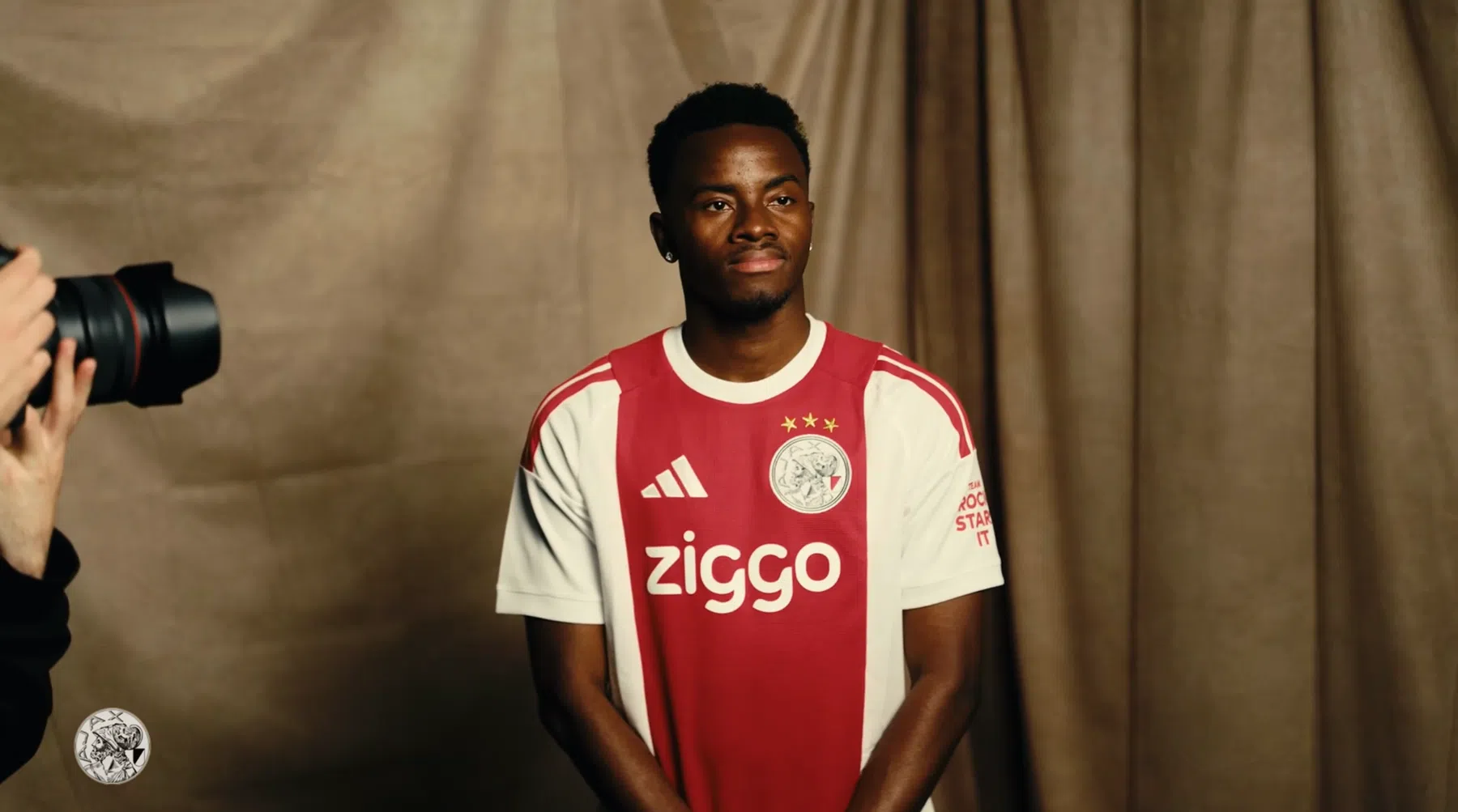 Ajax-aanwinst Simon Adingra nog niet fit genoeg