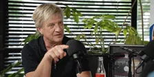 Thumbnail for article: Wim Kieft verbijsterd: 'Slaat het allemaal niet een beetje door, kom op zeg'