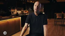 Thumbnail for article: Cruijff lyrisch over opvallende Ajacied: 'Niemand weet dat, maar dat doet hij wel'
