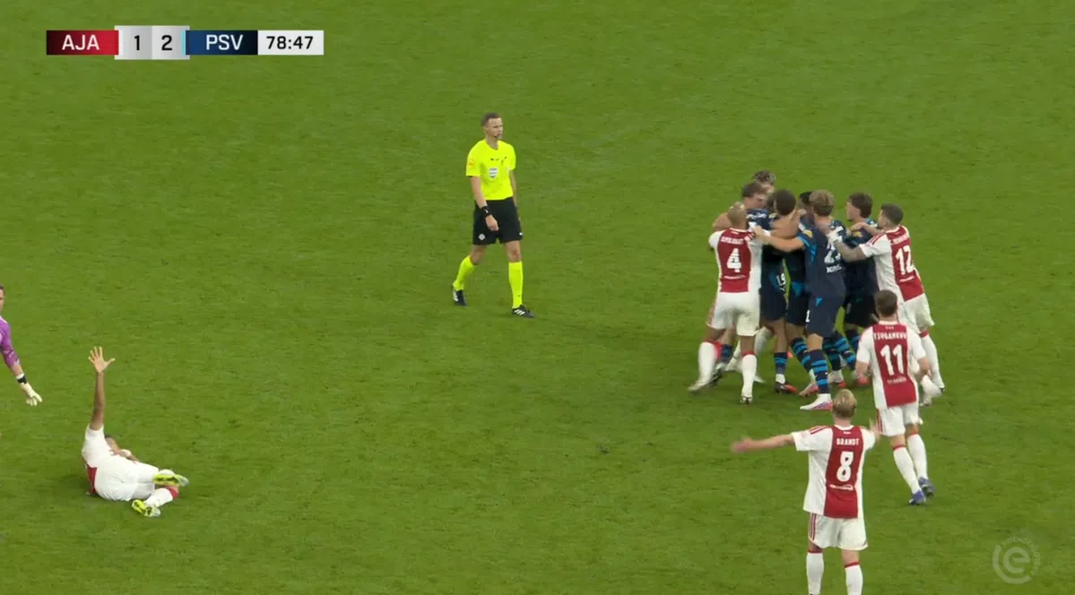 Geel voor tackle die Bouwman naar het ziekenhuis stuurde — photo: VoetbalPrimeur