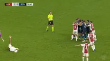 Thumbnail for article: Vlam in de pan bij Ajax - PSV na kiezelharde overtreding van Ruben van Bommel