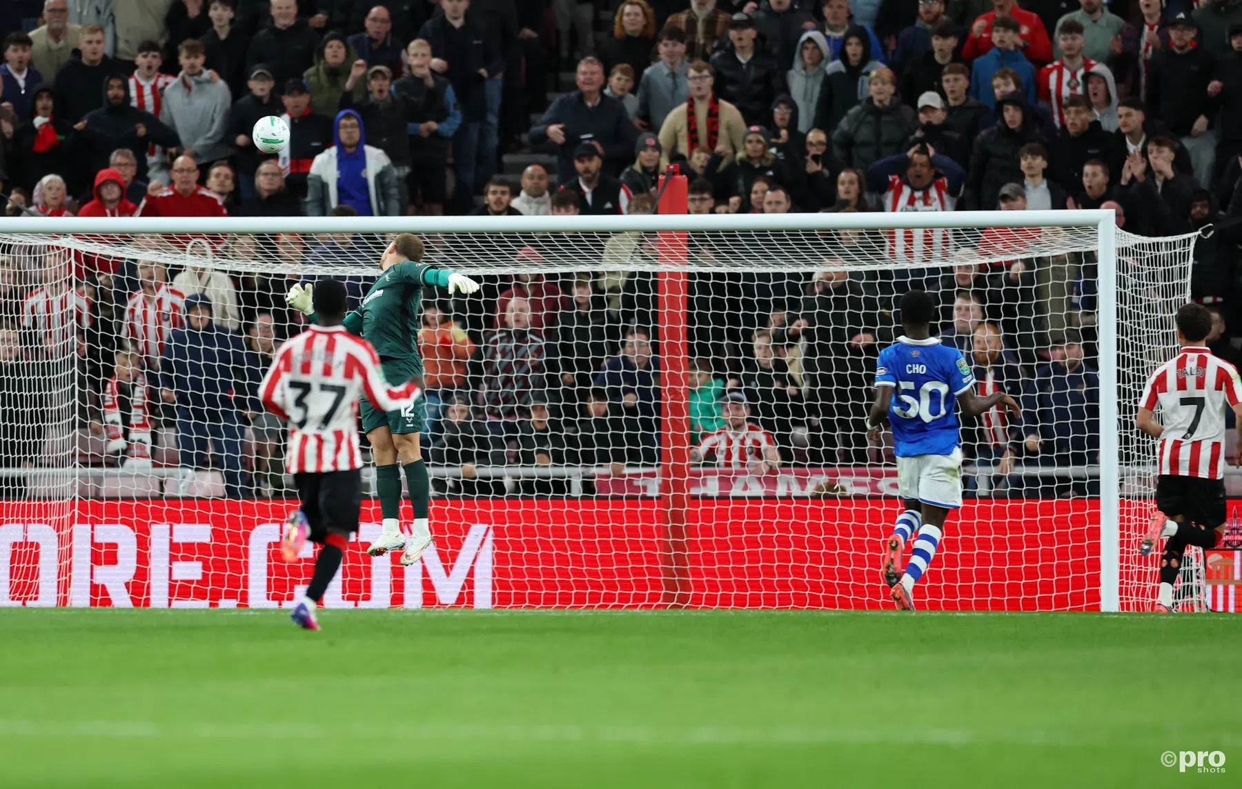 Sunderland verslaat Hull City zonder Brobbey en Roefs in EFL Cup