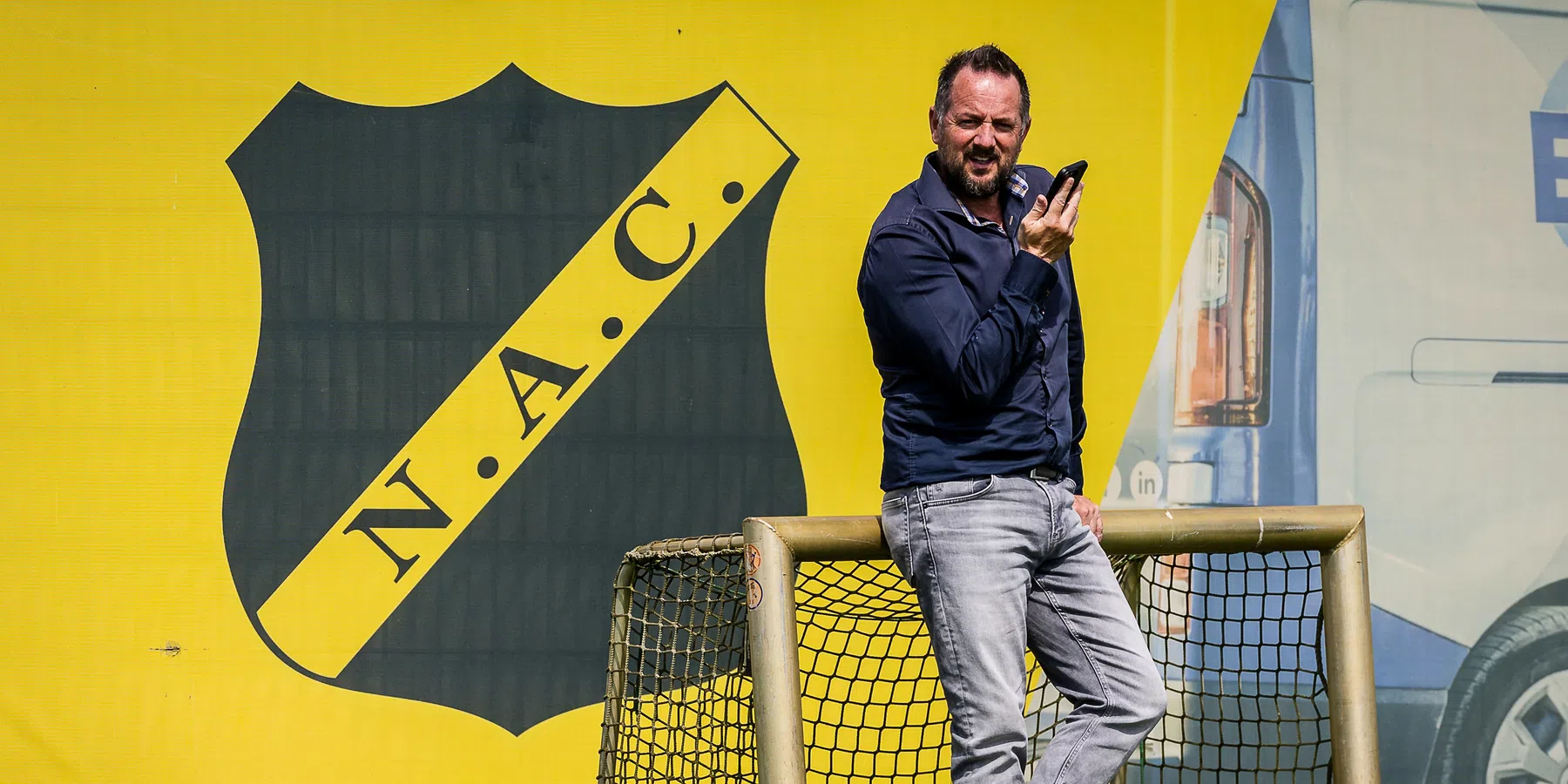 NAC-directeur verklaart ontslag Hoefkens