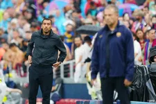 Thumbnail for article: Van Bronckhorst legt opvallende Feyenoord-keuze uit: 'Wil hem daar niet hebben'