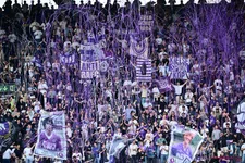 Thumbnail for article: De fans van Beerschot maken op hilarische wijze gebruik van Rits en Vossen