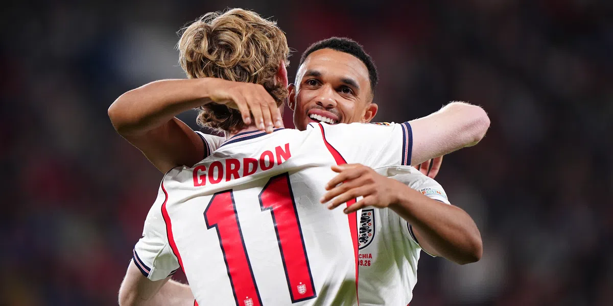 Alexander-Arnold onthult voorbesproken Engels doelpunt: 'Ik zei tegen hem...'