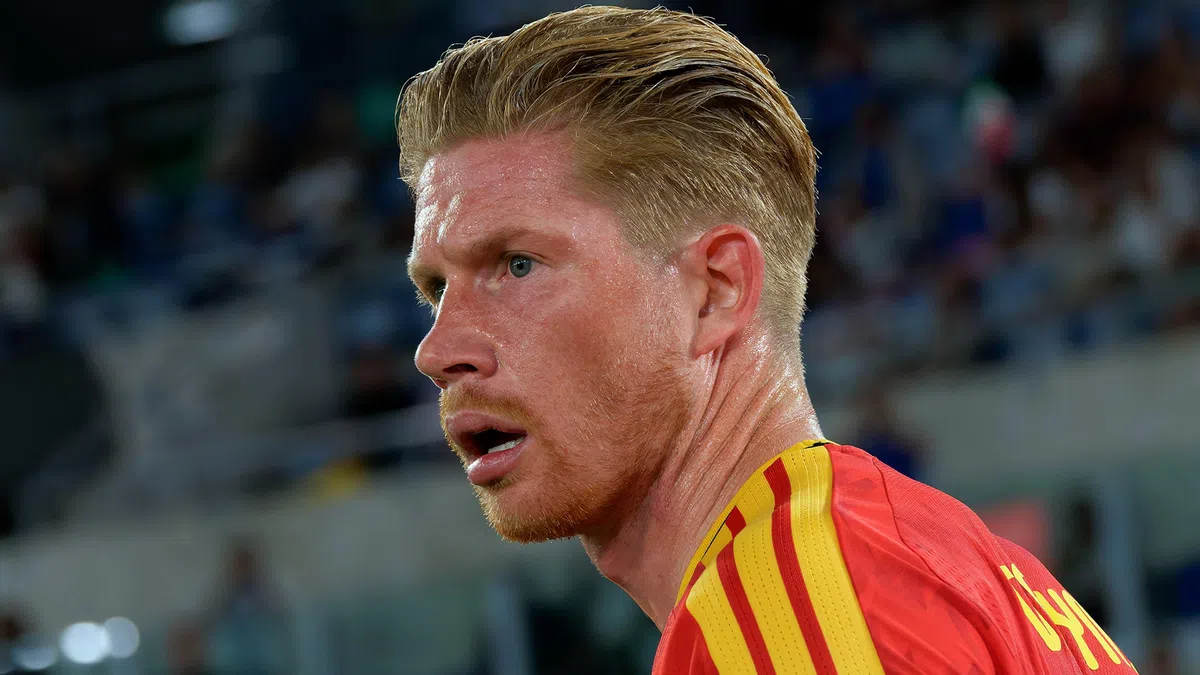 Jamie Carragher says Manchester City case will shadow Kevin De Bruyne