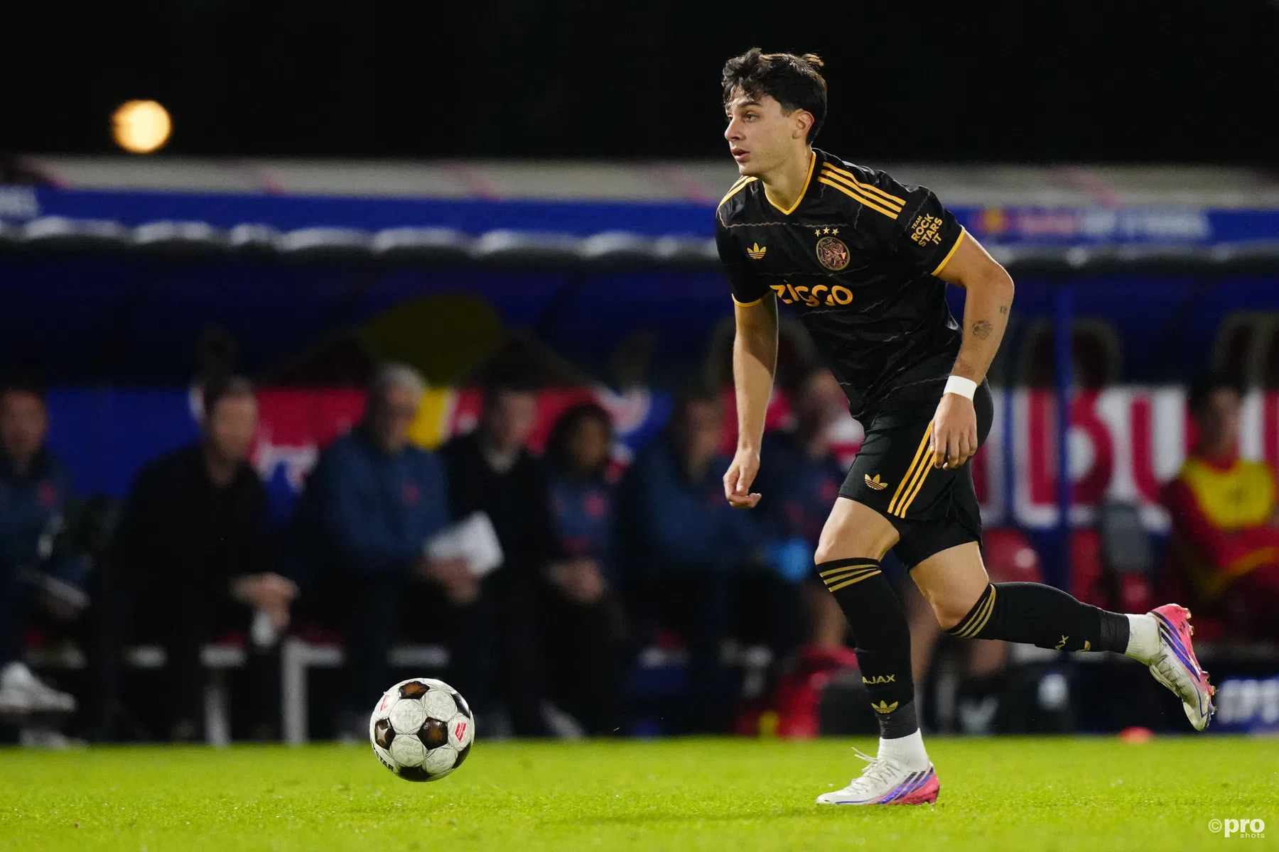 Spina gelooft in 'unieke kans' bij Ajax