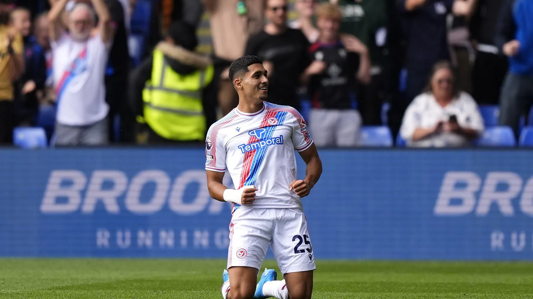 Khalaili leidt opvallend Premier League-klassement