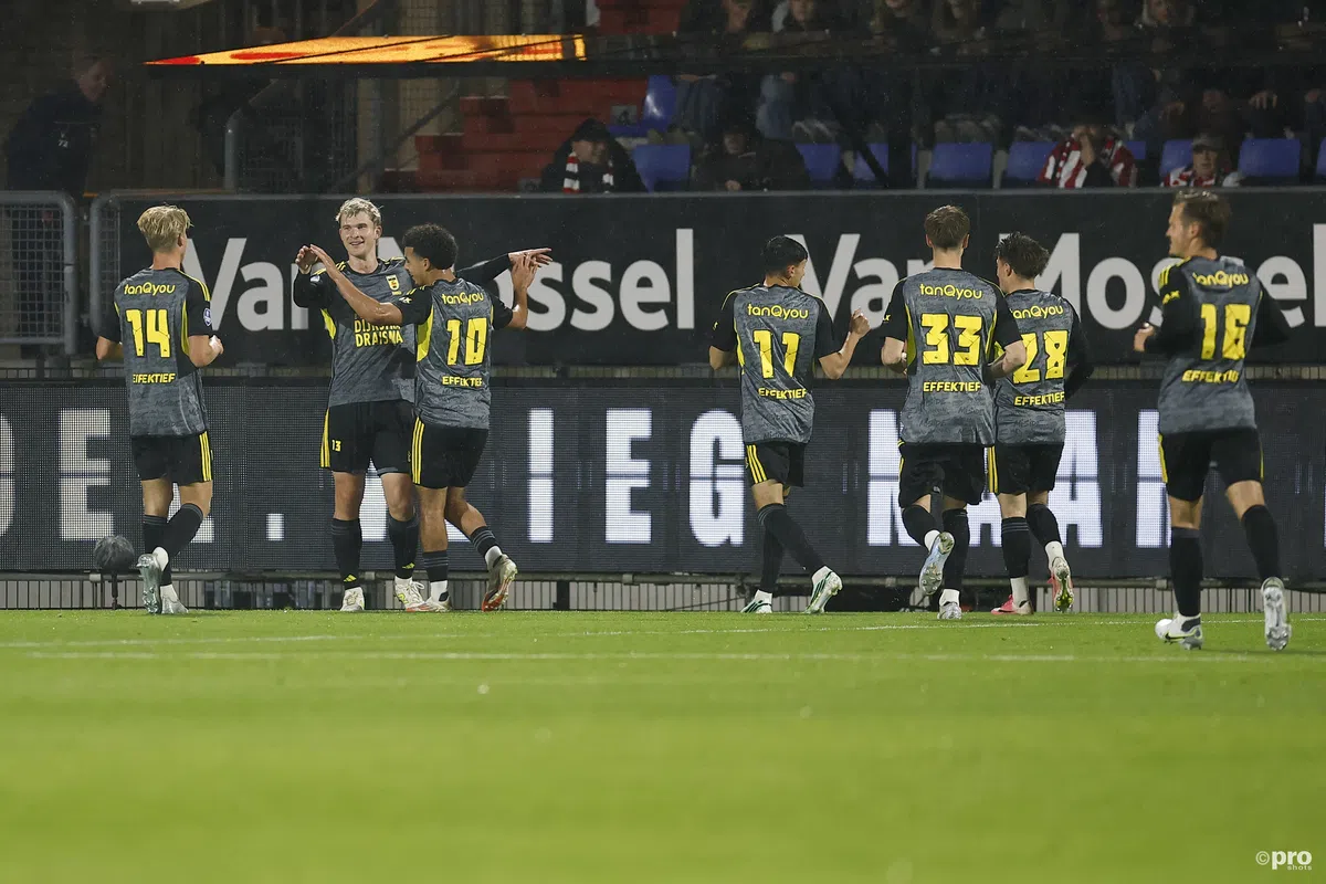 Adrie Koster-effect blijft uit in Tilburg: Willem II hard onderuit tegen Cambuur