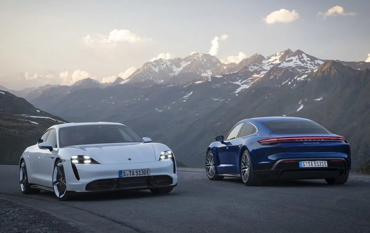 Fabelhafte Porsche Taycan Turbo Ebenbild