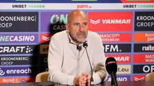 Thumbnail for article: Bosz tackelt 'gedoetjes' bij PSV: 'Klinkt misschien heel simpel, maar...'