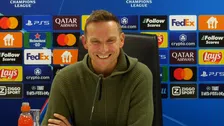 Thumbnail for article: Lijnders kreeg voor duel met Feyenoord appje van Slot: 'Hij stuurde me...'