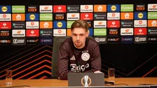 Thumbnail for article: Taylor prijst Ajax-ploeggenoot: 'Hij verdient daarvoor alle credits'