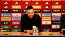 Thumbnail for article: Kampioensliederen bij Ajax, Farioli reageert: 'Ik versta het niet, dus...'