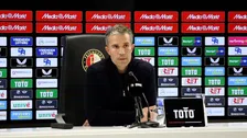 Thumbnail for article: Van Persie verzet zich tegen Van Basten-opmerking: 'Dan doe je hen tekort'