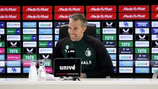 Thumbnail for article: Van Persie ziet Feyenoord-middenveld nog verder slinken: 'Ja, helaas wel'