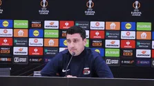 Thumbnail for article: Martens verrast door Van Bommel-nieuws: 'Staat niet eens op trainingsveld'