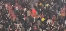 Thumbnail for article: Ajax- en Eintracht-fans massaal op de vuist in ArenA na laatste fluitsignaal