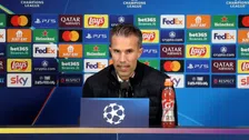 Thumbnail for article: Van Persie kan stiekem genieten van Inter: 'Hoe zij zich voor de bal gooien'